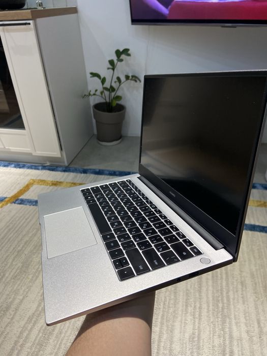 Мощный ноутбук Huawei