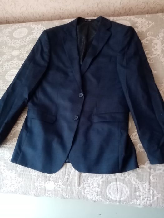 Продам школьный костюм синего цвета