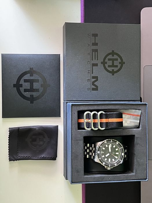 Helm Vanuatu 42mm Stainless Steel Automatic часовник