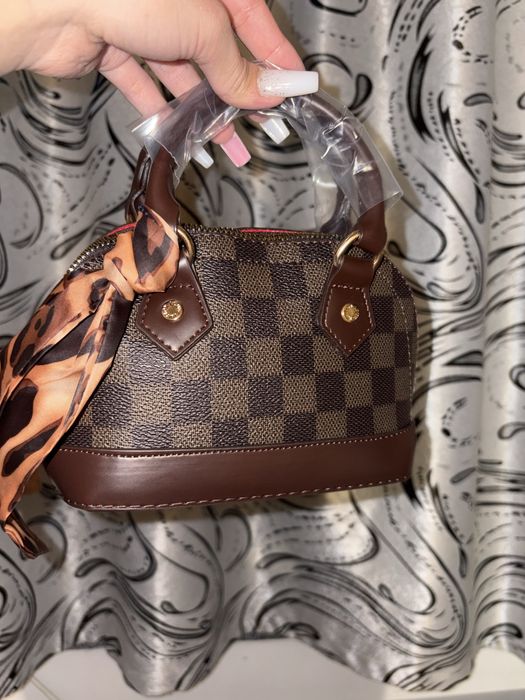Geanta mica Louis Vuitton