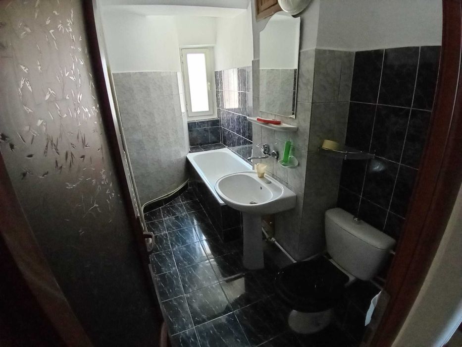 Apartament 4 camere 95MP - etaj 1/8 + garaj