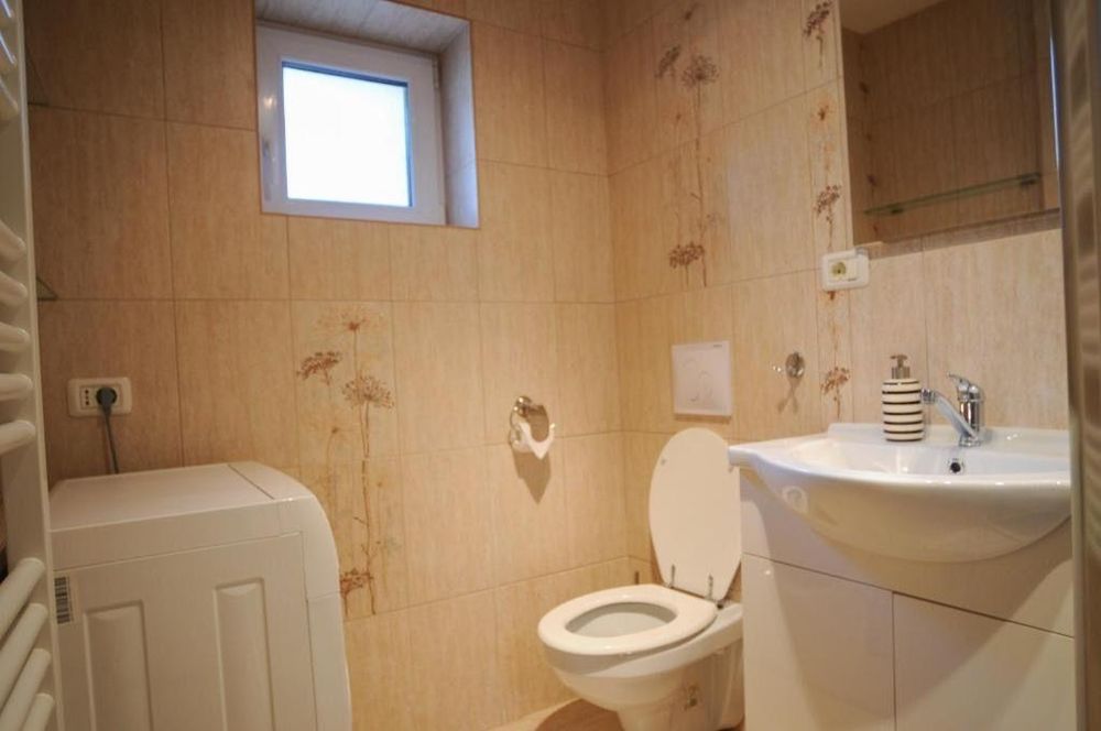 Apartament 3 camere decomandat, etaj 1, Brașov - Centrul Istoric