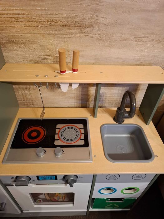 Детска дървена кухня Hape