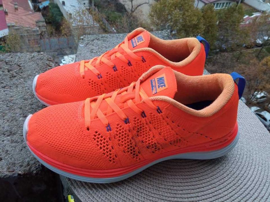 Nike Flyknit Lunaron, marime 40.5, UK 6.5 (25.5 cm) made in Vietnam.
