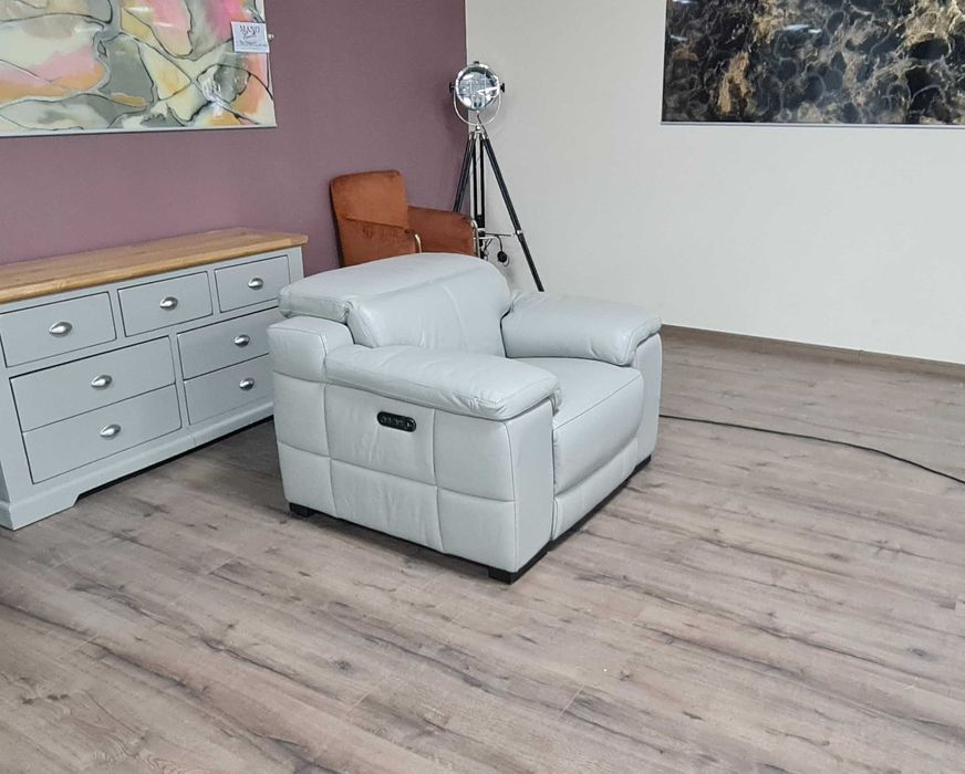 Сив кожен фотьойл с електрически релаксиращ механизъм