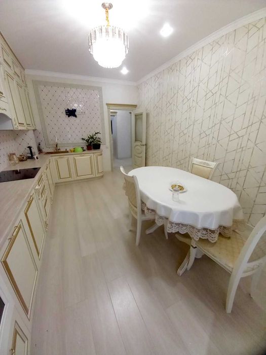 Продам 4 комн квартиру срочно