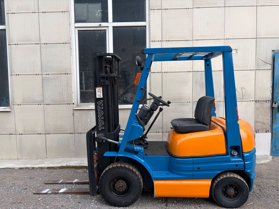 Вилочный Погрузчик Toyota 6FGL15