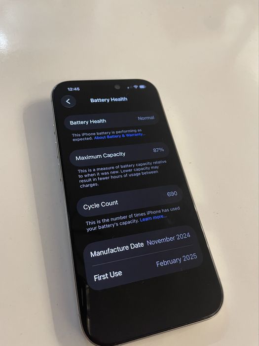 Iphone 16 Pro + 2 huse!