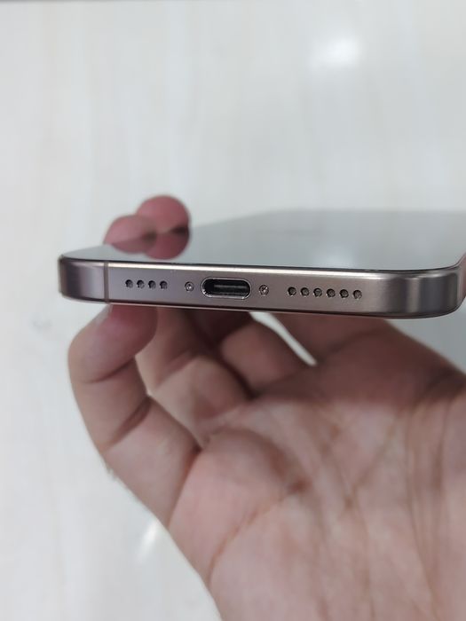 iPhone 16 Pro Max