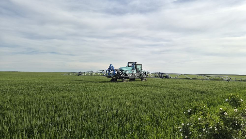 Autopropulsata Berthoud Raptor 4240, 36 metri, 4200L, Gps Autoghidare Trimble, Section Control
