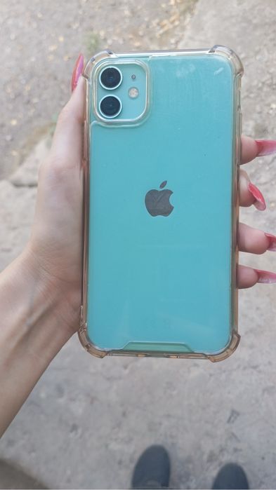 Айфон 11 продам срочно