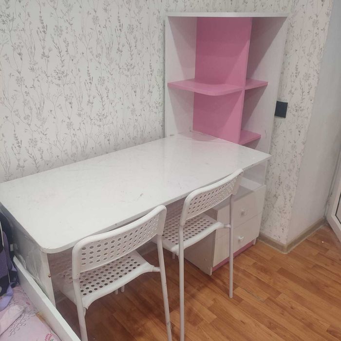 Продам детский письменный стол