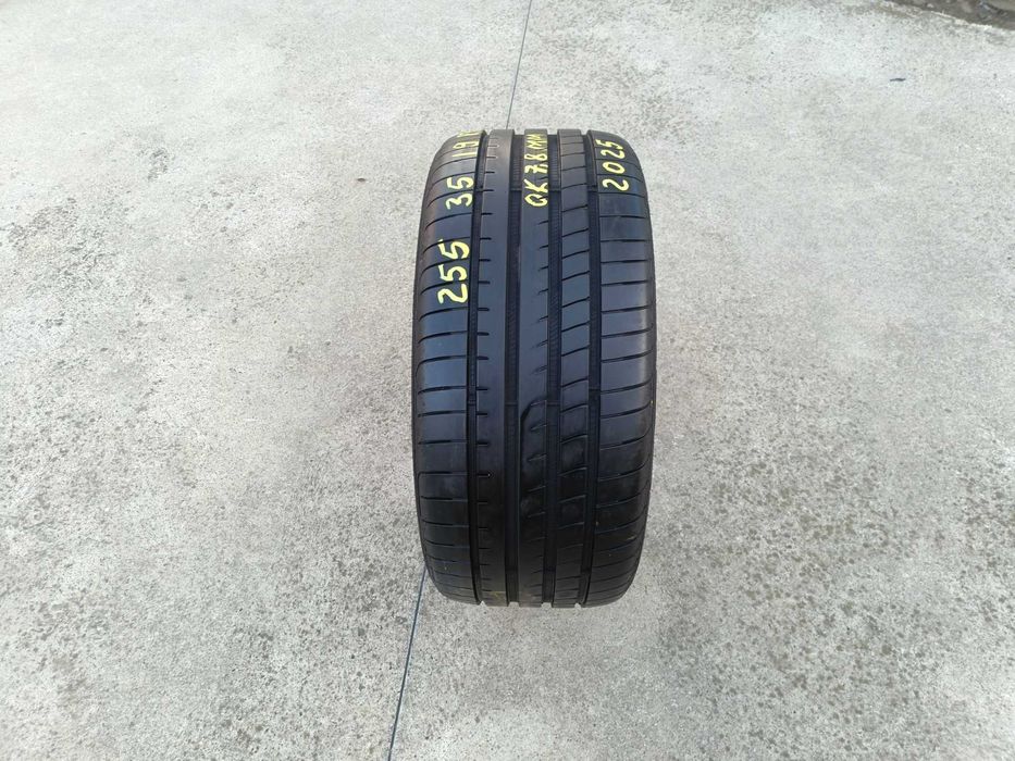 O anvelopa vara 255 35 19 goodyear asymmetric 3 run flat 7,8 mm dot 2025