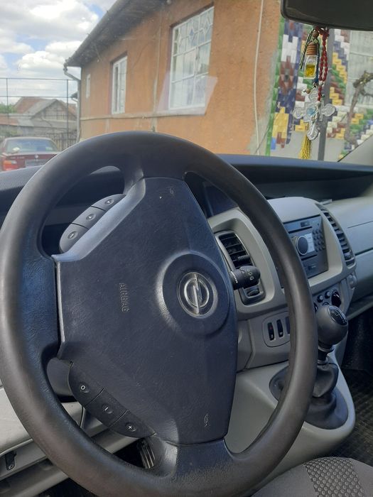 Vând Opel vivaro