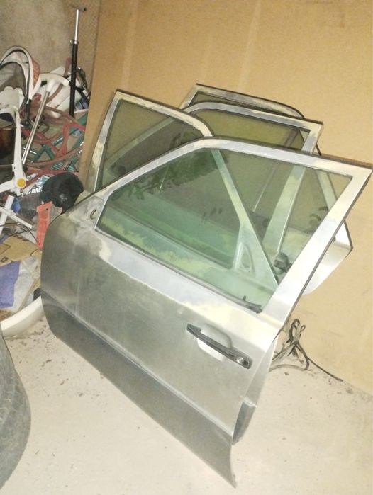 Двери 124 ешка и крыло