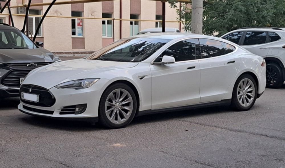 Tesla Model S 90D Dual Motor, 2016 г. Американка