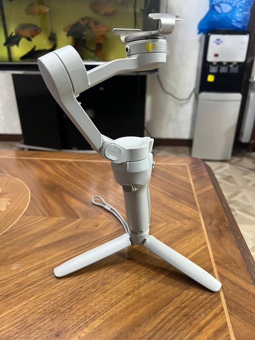 DJI osmo 4 stabilizator.