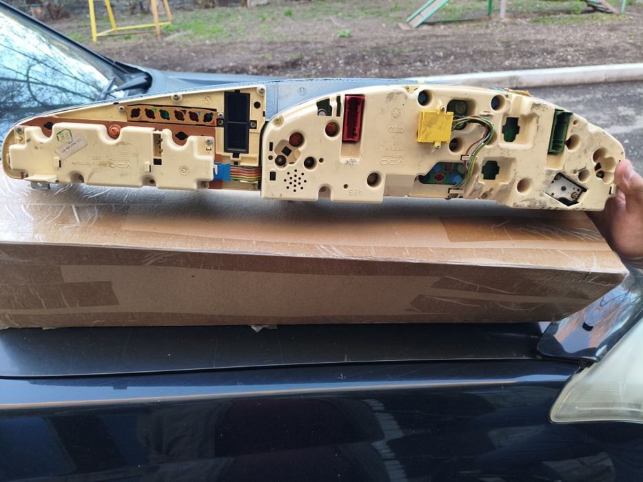 Щиток Ауди a6  2.6