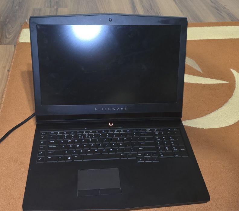 Laptop Alienware 17 r4 gtx 1080, 32gb ram, intel i7 12th (defect) Dosu ...