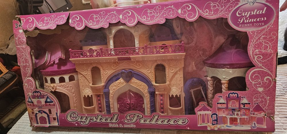 Продаётся большой кукольный дом-замок