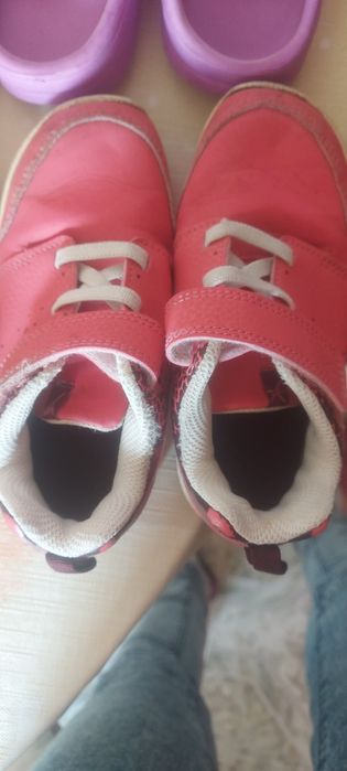 Обувки и пантофки