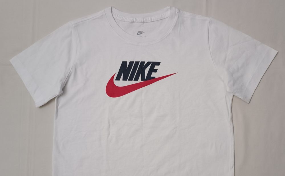 Nike Sportswear Swoosh Tee оригинална тениска ръст 158-170см Найк памук бяла фланелка