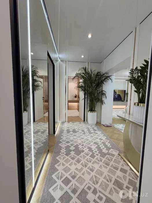 ЦУМ и Космонавтов — 4 комнаты в центре, 100 м² ул Чимкент`