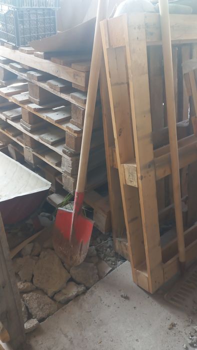 Продам поддоны 15 шт