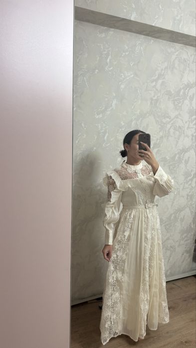 Платье белое нарядное
