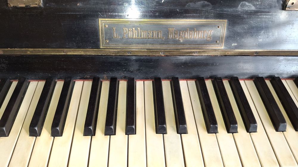 Немско пиано-антика