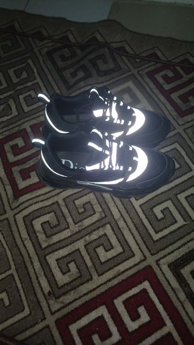 Продается кроссовки Dior B22