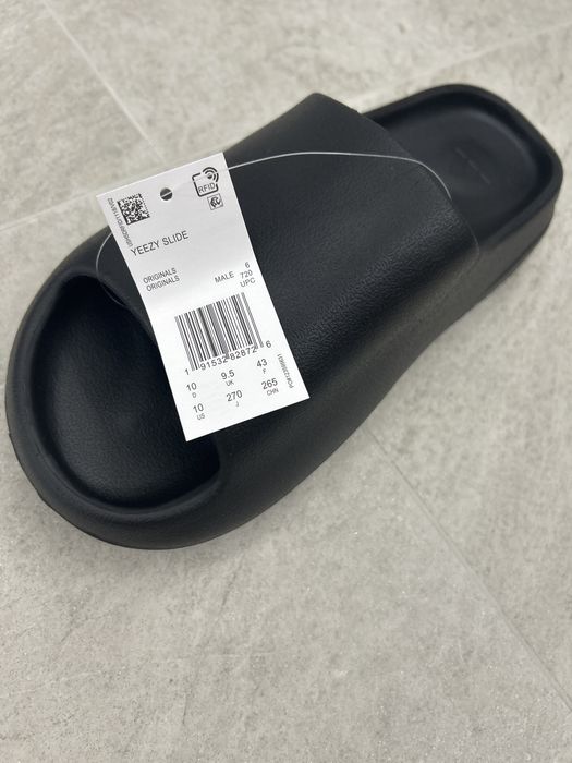 Black Yeezy slides