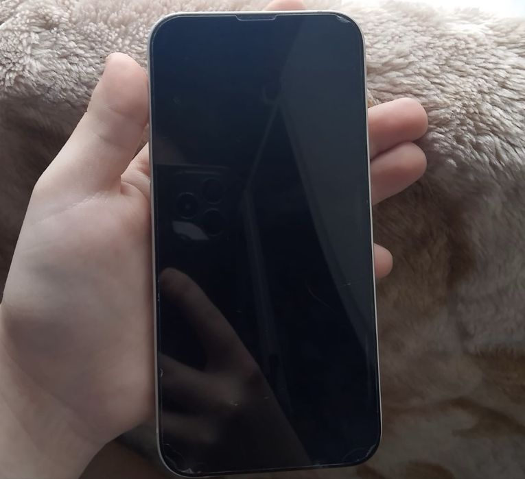 Продам iphone 13 б/у