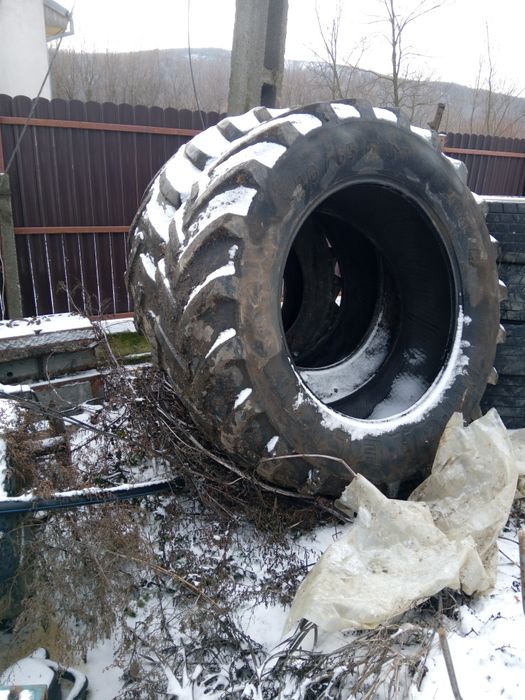 Vând cauciucuri Michelin folosite