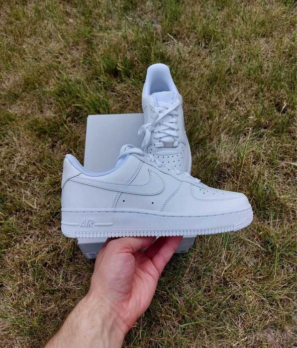 Adidasi Nike Air Force 1 White Edition (Trimit colet cu verificare)