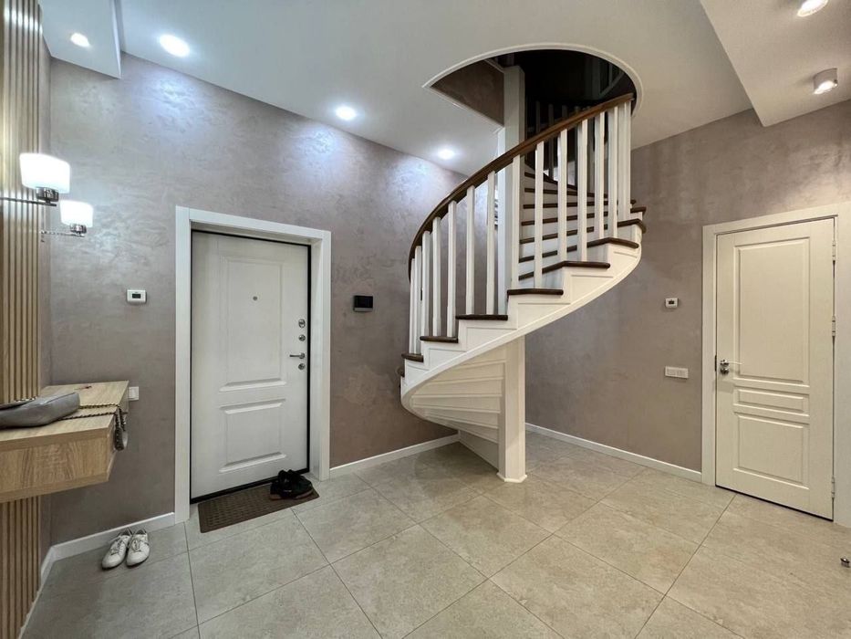 ЖК Дархан 135кв. Ул. Асака , ор-р парк тельмана , полянка, дуплекс