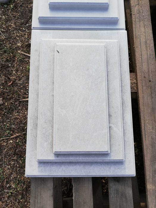 Capace, coame(pălării) stâlp gard