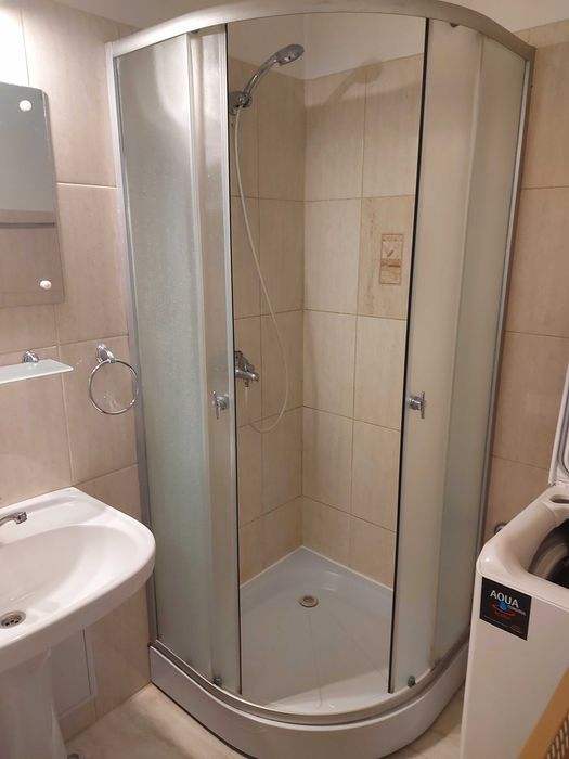 Inchiriez garsoniera zona Micro 1