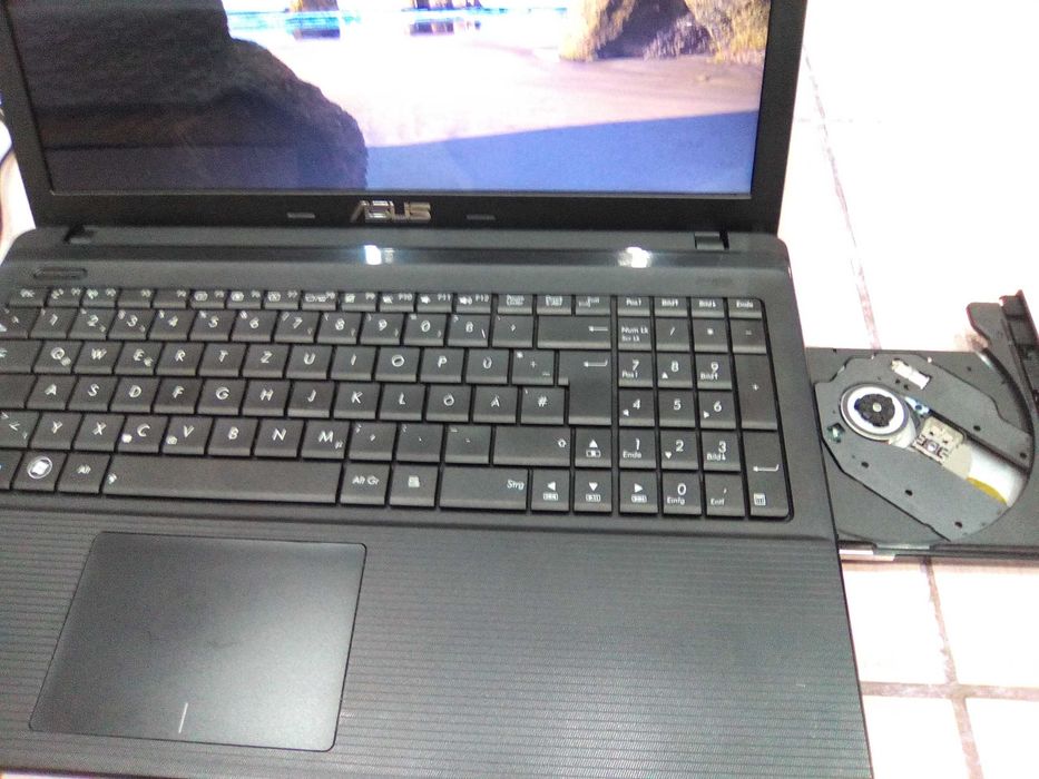 Лаптоп ASUS X55U - два процесора