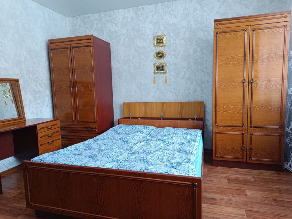 Продам спальный гарнитур