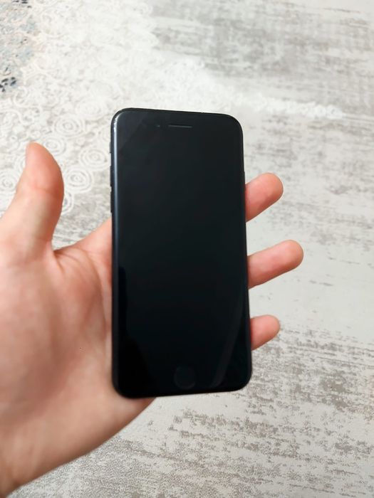 Продам обмен айфон se 2поколения