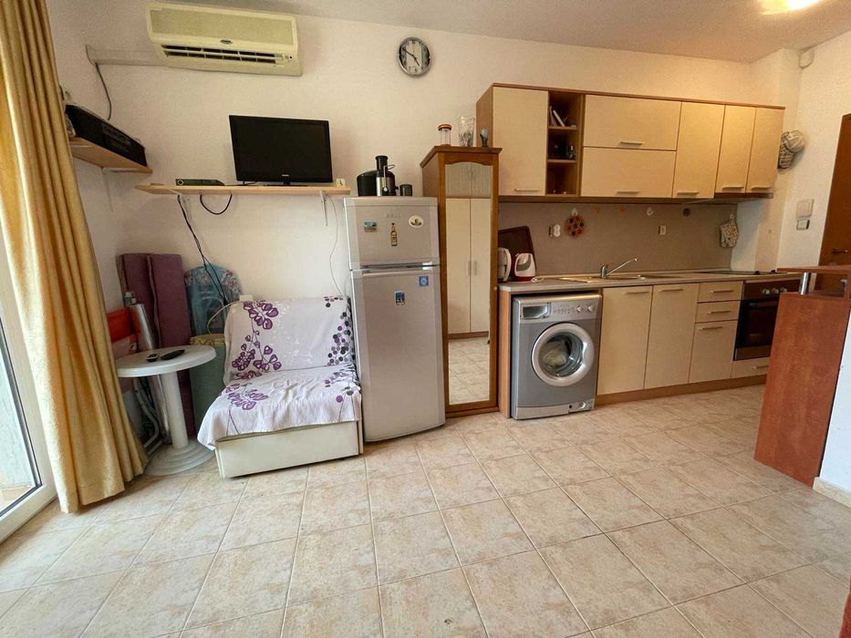 Продава се Едностаен апартамент в Поморие - 50 кв.м за 3800 €/кв.м - Снимка #5