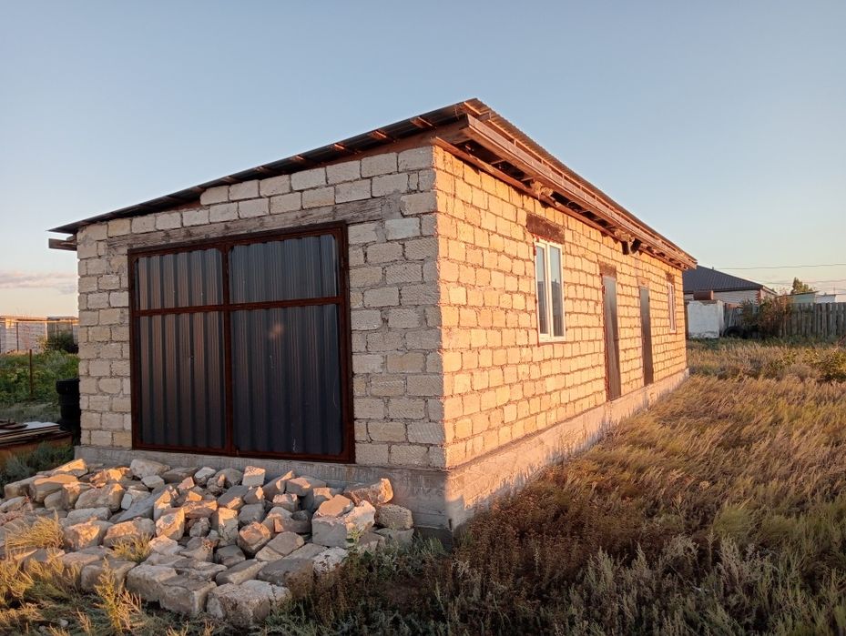 Продам времянку с гаражом