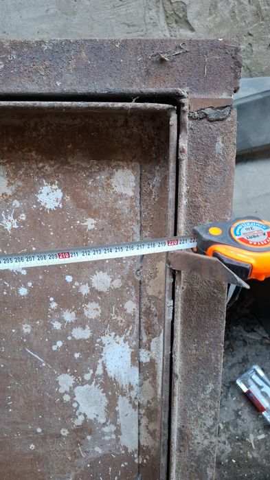 Железнодорожная дверь