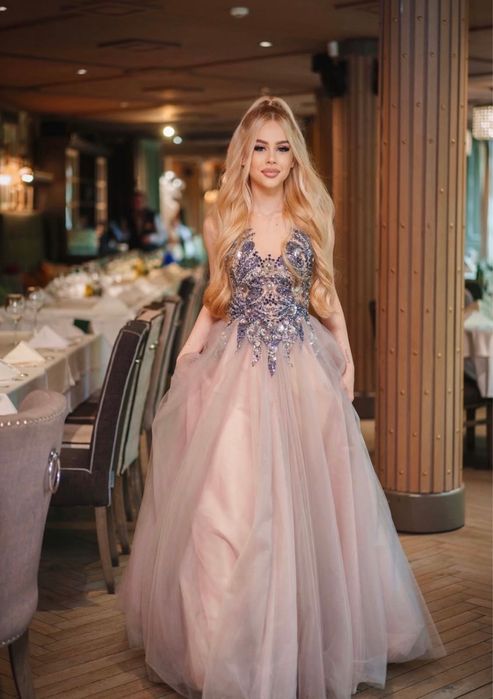 Бална рокля *с етикет