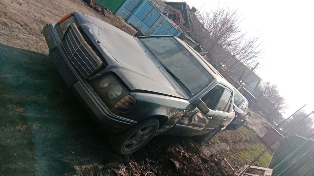 Продам запчасти на Мерседес 124