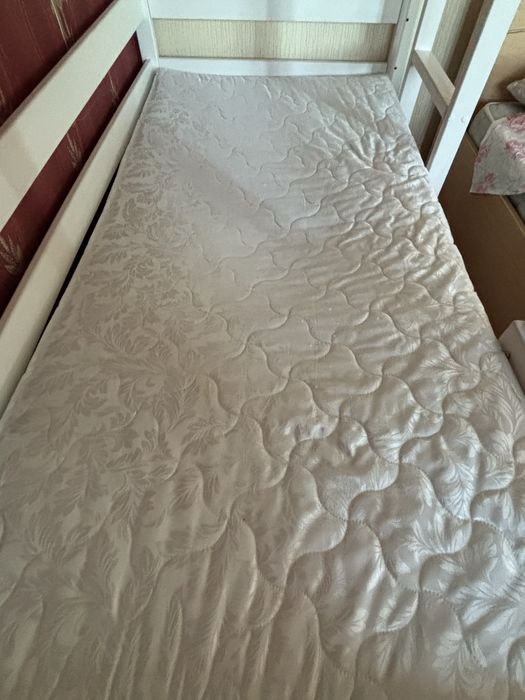 Двухярусная кровать