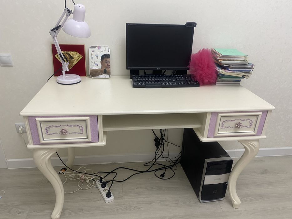 Подрастковая кровать, шкаф, стол