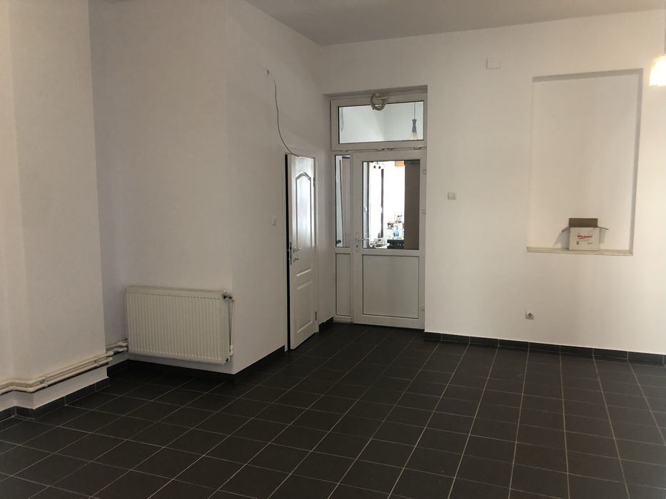 Inchiriez spatiu comercial