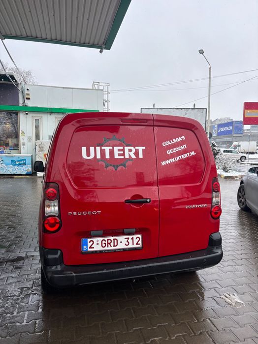 Vând Peugeot Partener